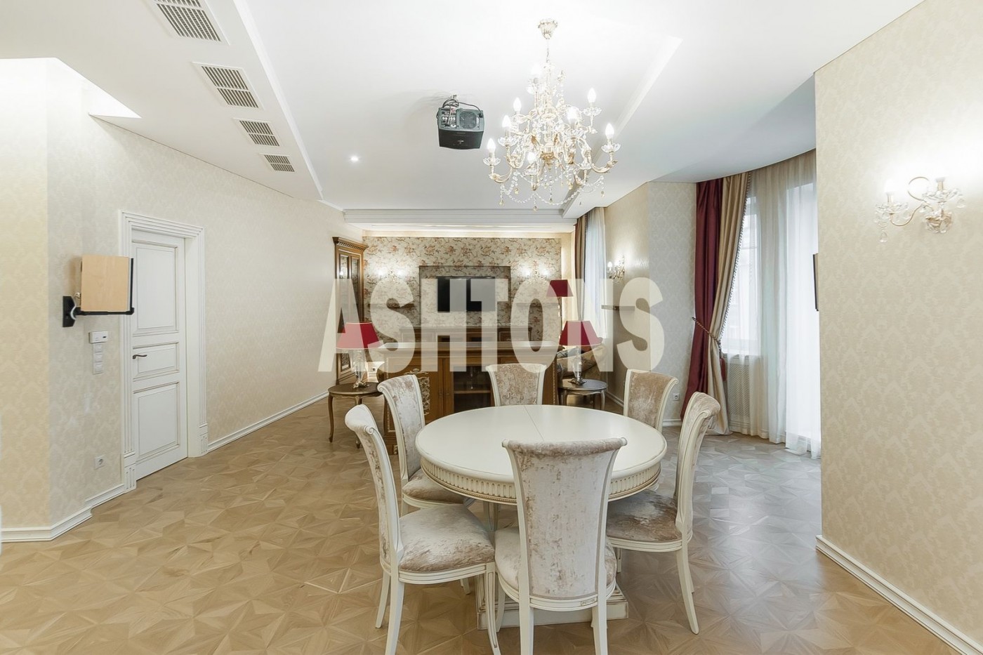 Elite apartment for rent on Patriarshiye Prudy, Maly Kozikhinsky Lane, Building 14 by ASHTONS INTERNATIONAL REALTY