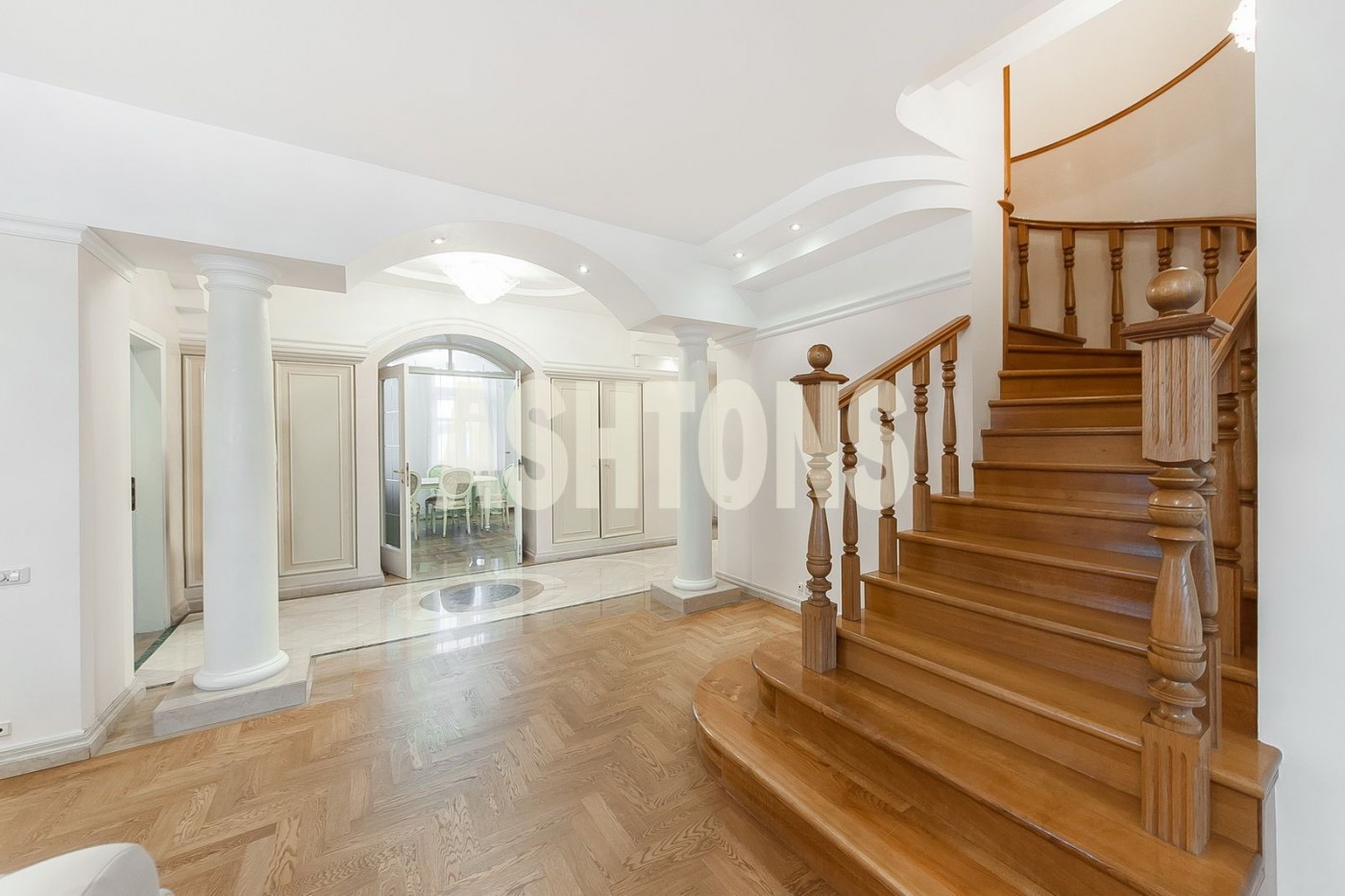 Luxury apartment for rent on the 2nd Obydensky lane, building 11 by ASHTONS INTERNATIOANL REALTY