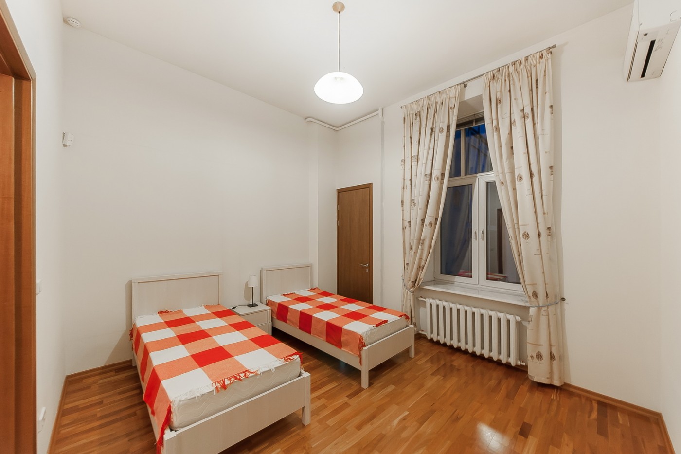Apartment for rent on Arbat street, buiding 27/47 near metro station Arbatskaya by ASHTONS INTERNATIONAL REALTY