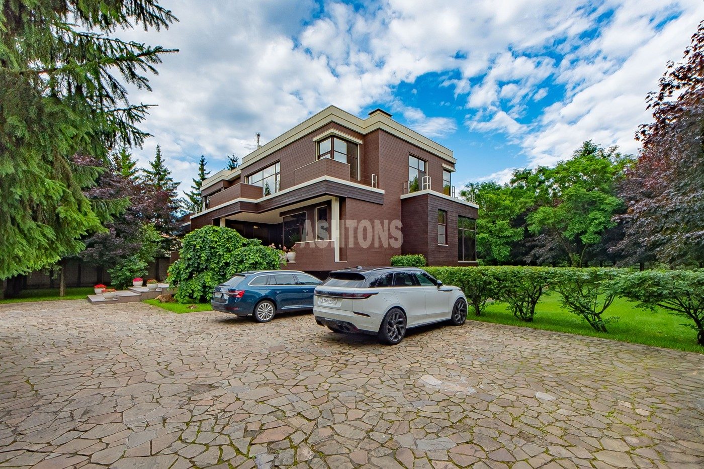 3‑storey cottage for sale in Shulgino village