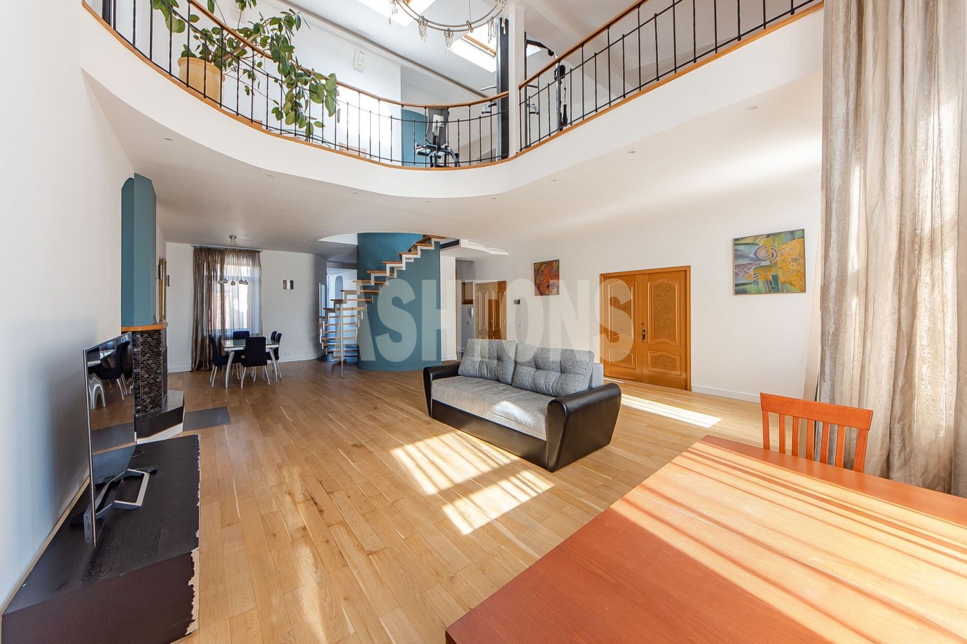 5‑room apartment for rent on Mogiltsevsky Lane