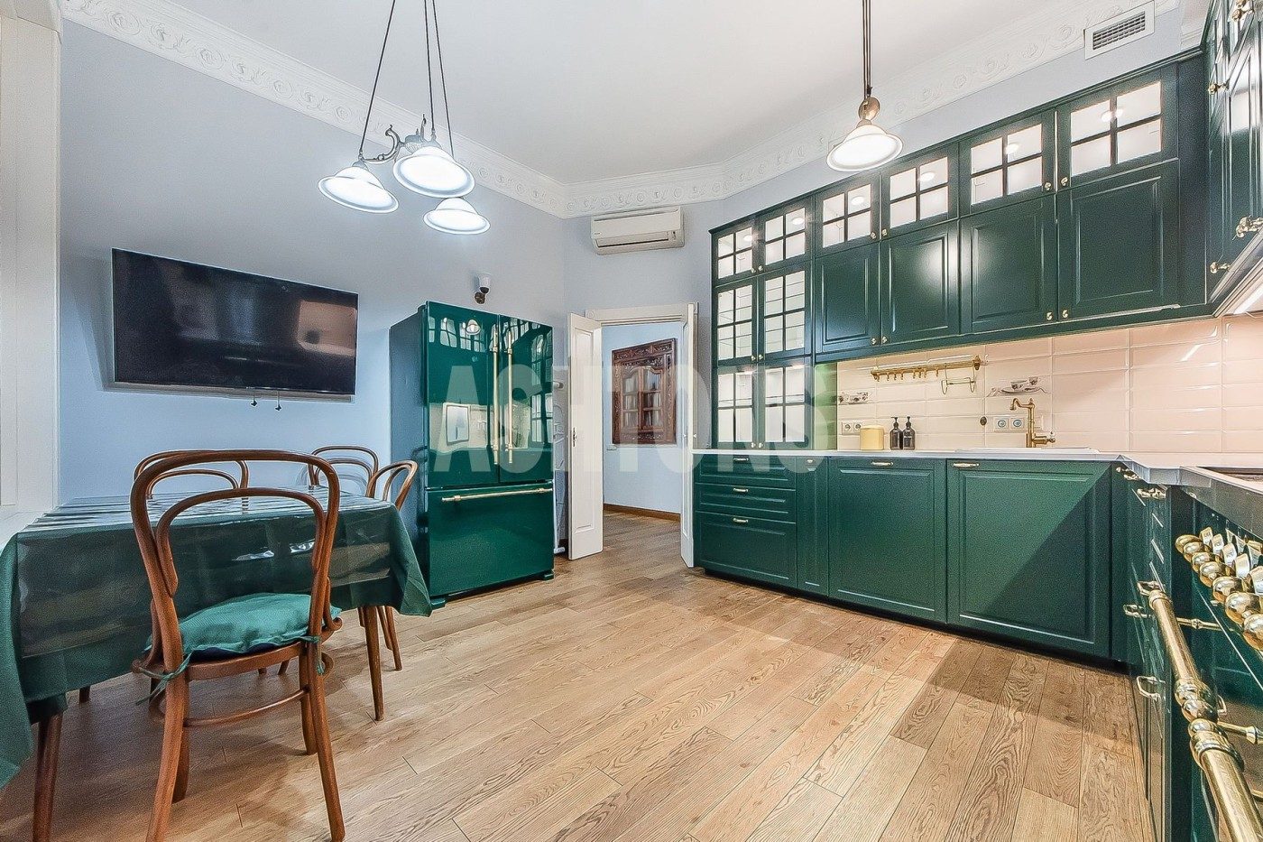Four-Room Flat to Let in Park Palas, Khilkov Lane