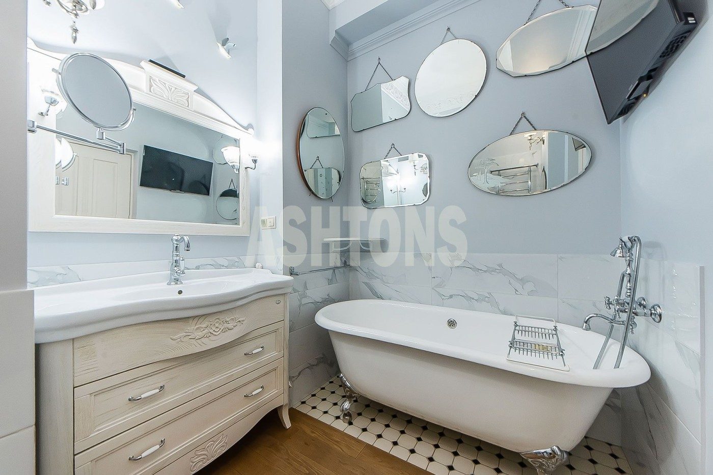 Four-Room Flat to Let in Park Palas, Khilkov Lane