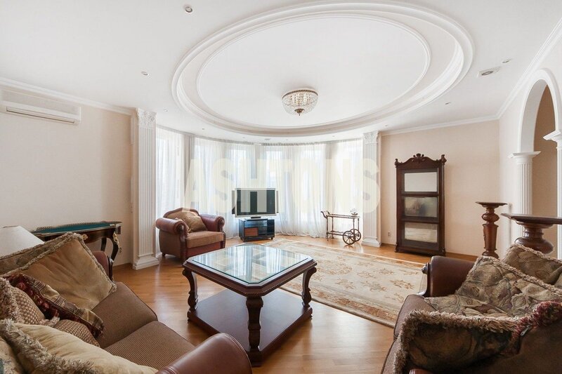 Three-Room Flat to Let in Solnechny Gorod Complex