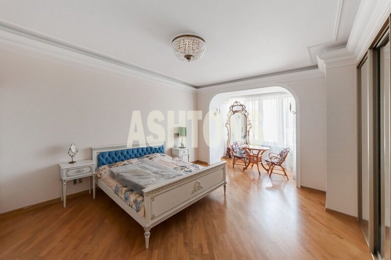Three-Room Flat to Let in Solnechny Gorod Complex