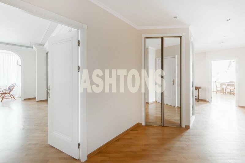 Three-Room Flat to Let in Solnechny Gorod Complex