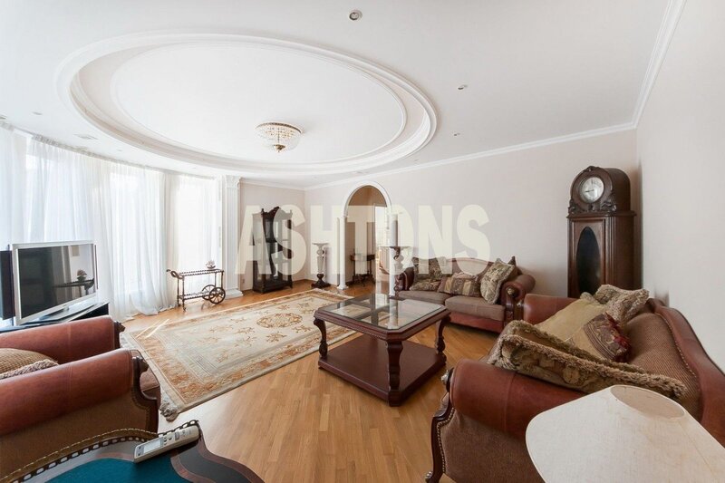Three-Room Flat to Let in Solnechny Gorod Complex