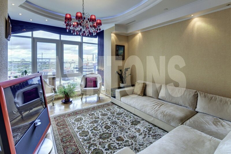 Five-Room Flat for Sale in Vorobyovy Gory, Views