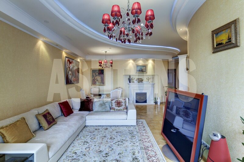 Five-Room Flat for Sale in Vorobyovy Gory, Views