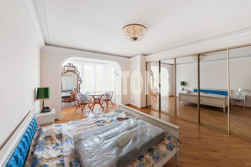 Three-Room Flat to Let in Solnechny Gorod Complex
