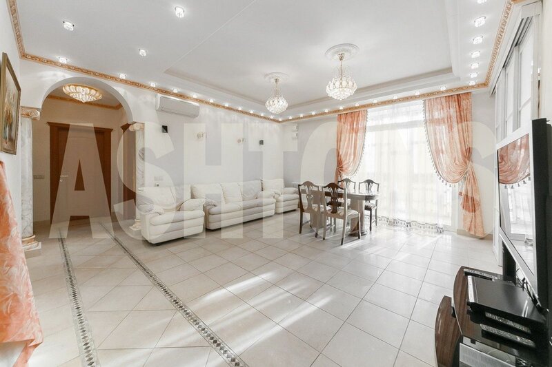 Four-Room Flat to Let on Bolshaya Yakimanka, Near Gorky Park