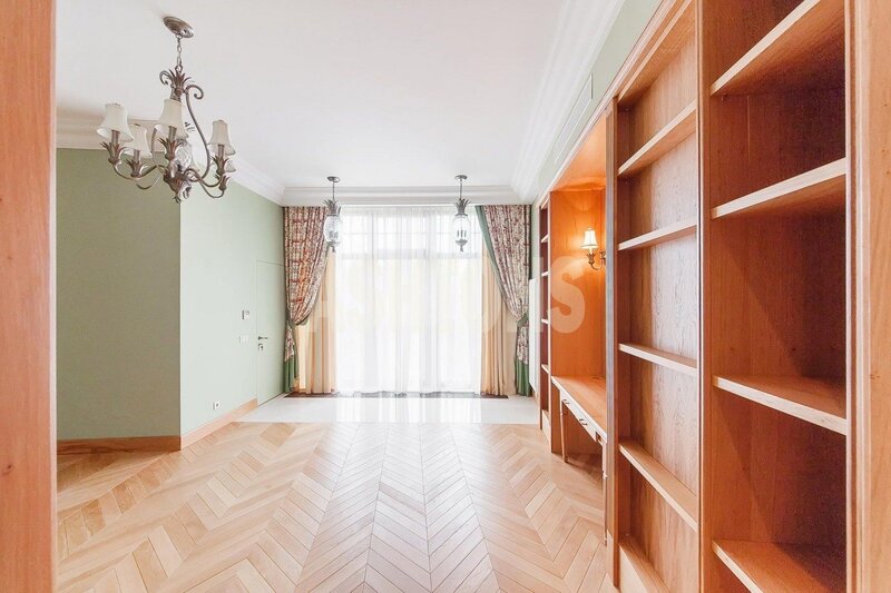 Flat for Sale in Chaika Complex, Nikolsky Tupik