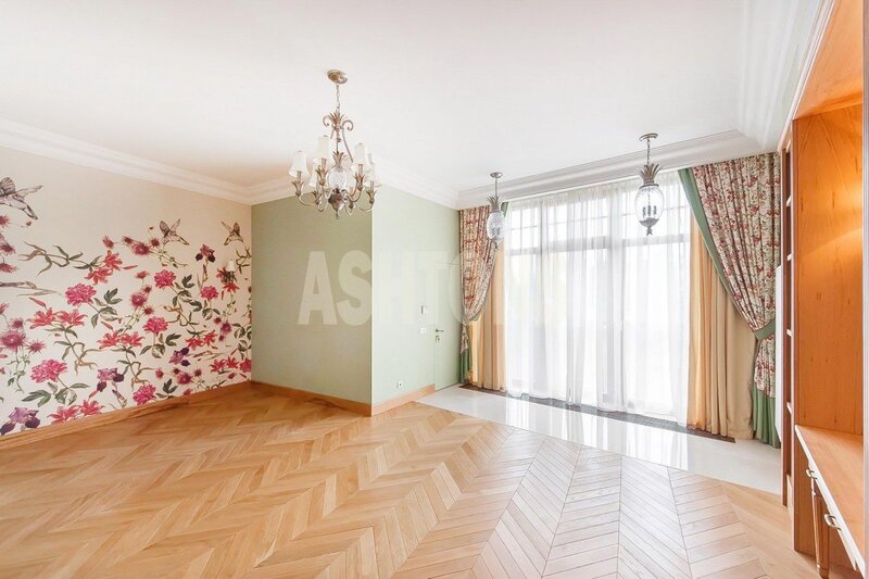 Flat for Sale in Chaika Complex, Nikolsky Tupik