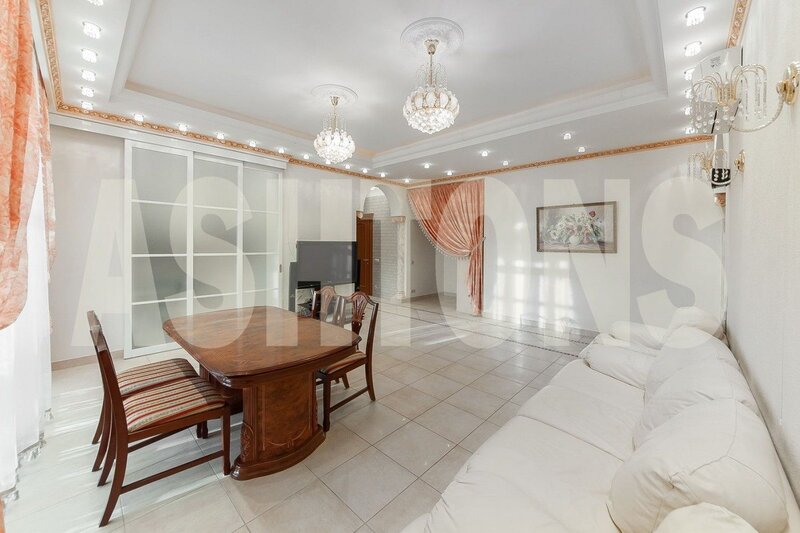 Four-Room Flat to Let on Bolshaya Yakimanka, Near Gorky Park