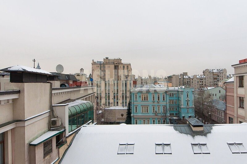 Three-Room Flat to Let in Respekt, Gnezdnikovsky Lane