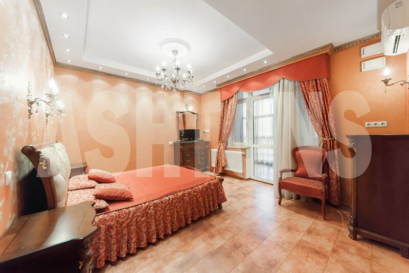 Four-Room Flat to Let on Bolshaya Yakimanka, Near Gorky Park