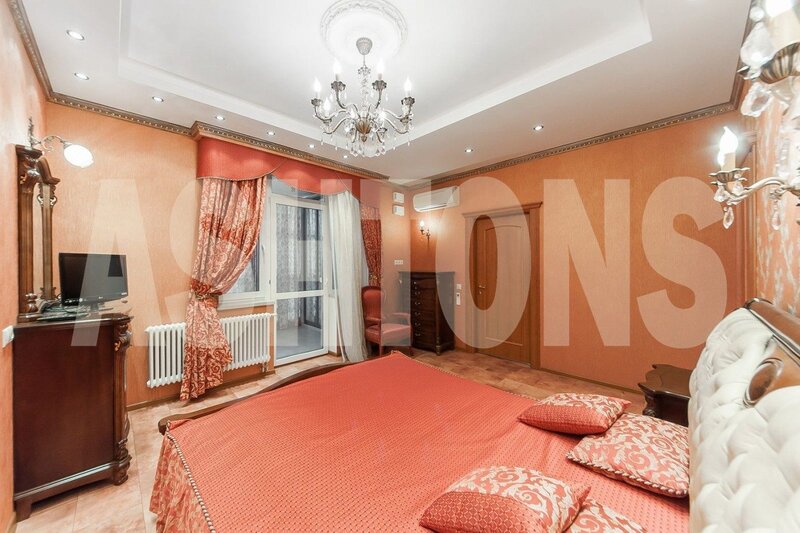 Four-Room Flat to Let on Bolshaya Yakimanka, Near Gorky Park