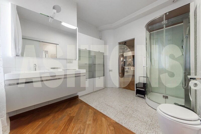 Two-Level Flat to Let on Plyushchikha, Near Smolenskaya