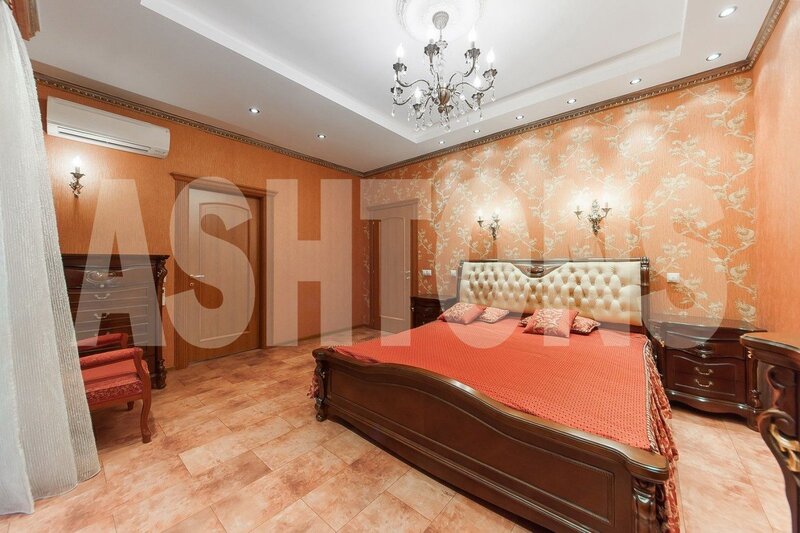 Four-Room Flat to Let on Bolshaya Yakimanka, Near Gorky Park