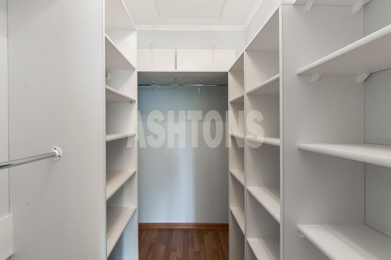 Five-Room Flat to Let in Akvamarin, Ozerkovskaya Quay