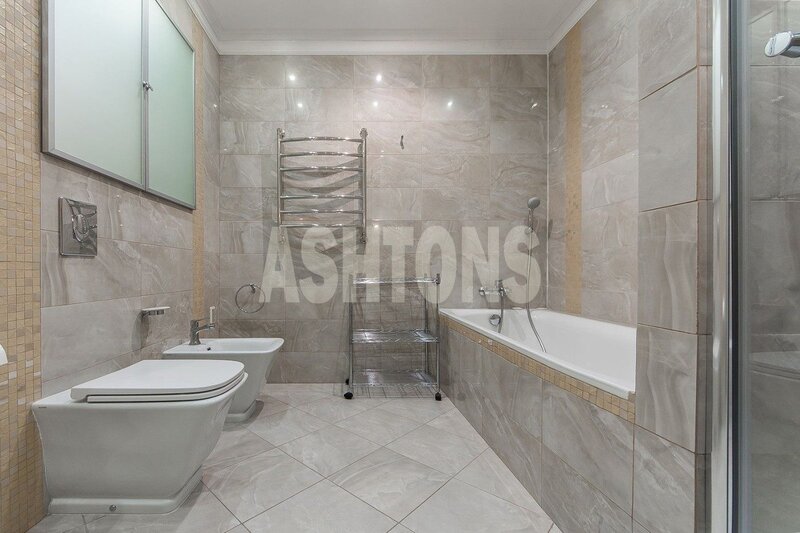 Five-Room Flat to Let in Akvamarin, Ozerkovskaya Quay