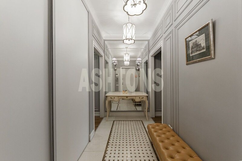 Five-Room Flat to Let in Akvamarin, Ozerkovskaya Quay