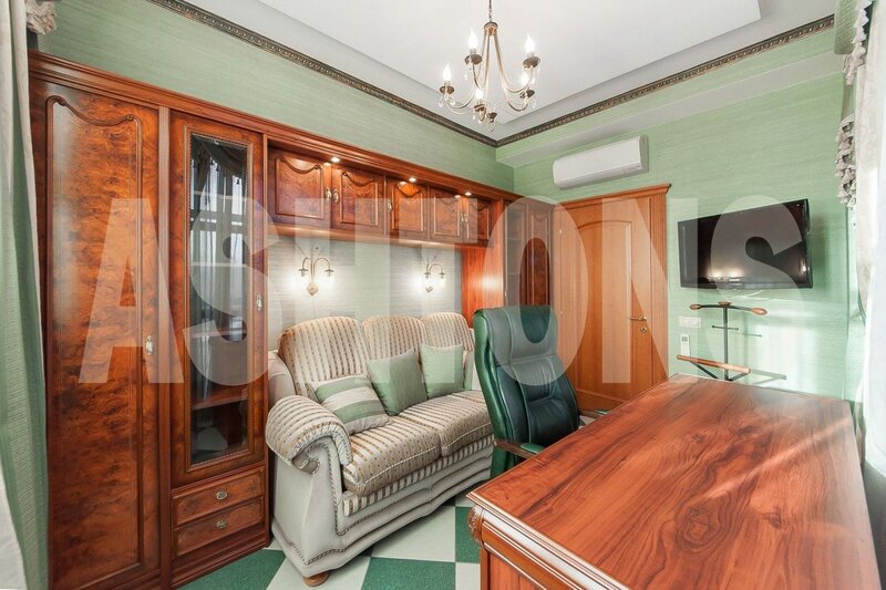 Four-Room Flat to Let on Bolshaya Yakimanka, Near Gorky Park