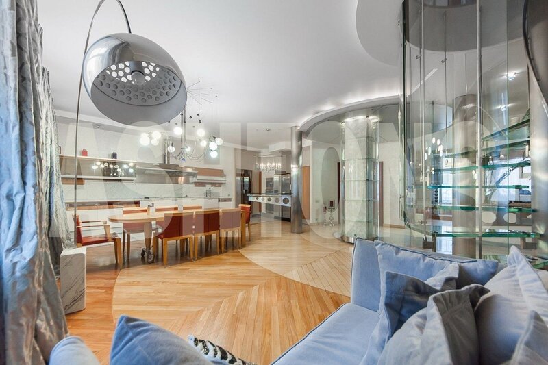 Two-Level Flat to Let on Plyushchikha, Near Smolenskaya