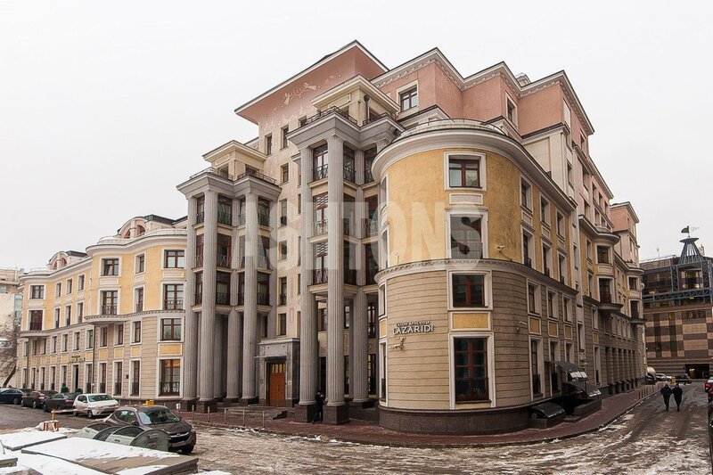 Three-Room Flat to Let in Respekt, Gnezdnikovsky Lane