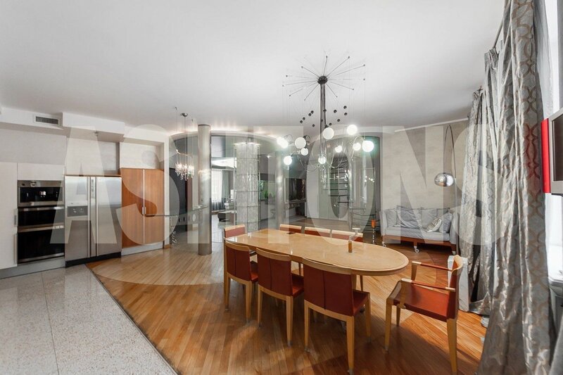 Two-Level Flat to Let on Plyushchikha, Near Smolenskaya