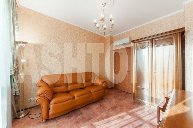 Four-Room Flat to Let on Bolshaya Yakimanka, Near Gorky Park