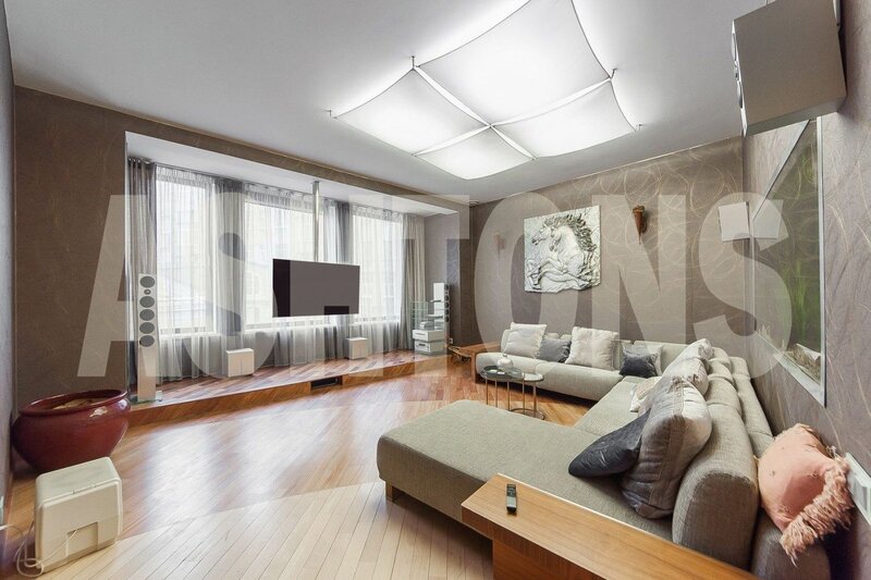 Two-Level Flat to Let on Plyushchikha, Near Smolenskaya