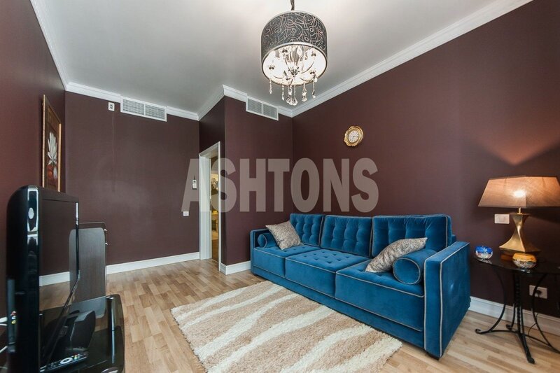 Five-Room Flat to Let in Akvamarin, Ozerkovskaya Quay