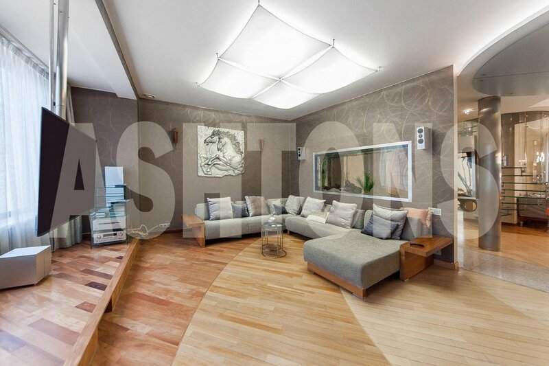 Two-Level Flat to Let on Plyushchikha, Near Smolenskaya