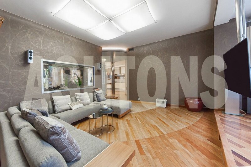 Two-Level Flat to Let on Plyushchikha, Near Smolenskaya