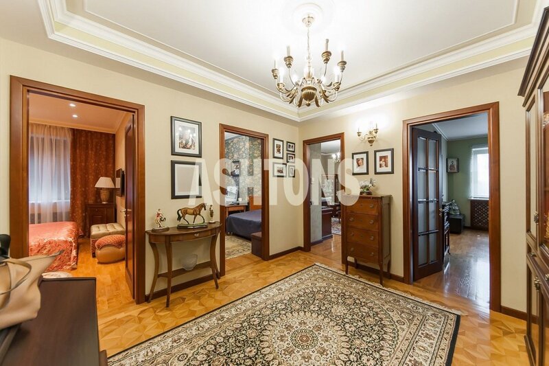 Three-Room Flat to Let on 1st Truzhenikovskiy, Khamovniki
