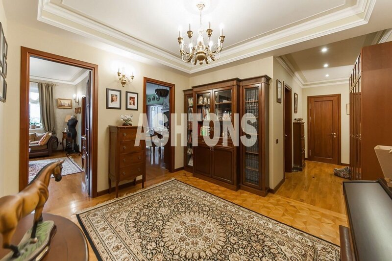 Three-Room Flat to Let on 1st Truzhenikovskiy, Khamovniki