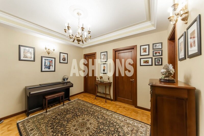 Three-Room Flat to Let on 1st Truzhenikovskiy, Khamovniki