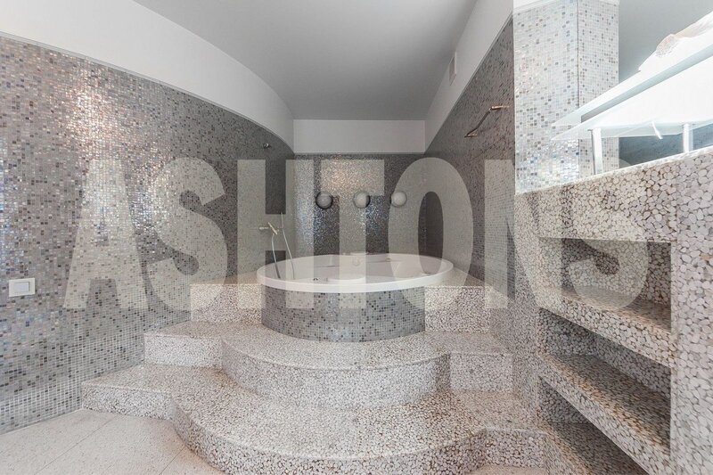 Two-Level Flat to Let on Plyushchikha, Near Smolenskaya