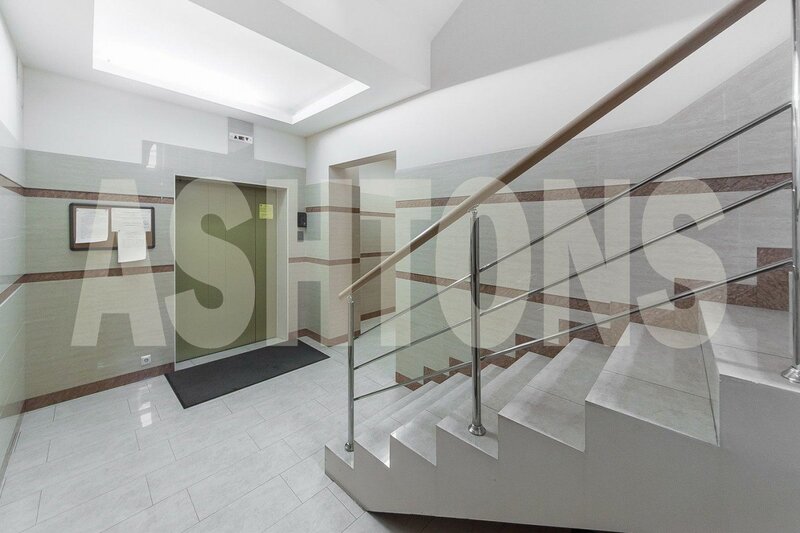 Two-Level Flat to Let on Plyushchikha, Near Smolenskaya