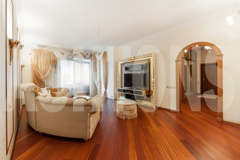 Four-Room Flat for Sale in Dom na Davydkovskoy