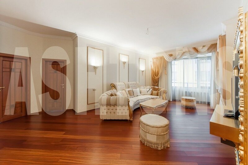Four-Room Flat for Sale in Dom na Davydkovskoy