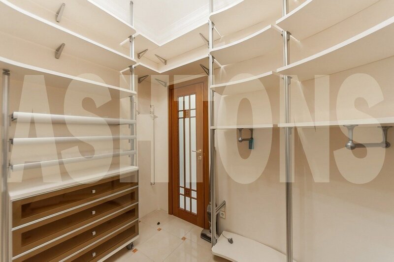 Four-Room Flat for Sale in Dom na Davydkovskoy