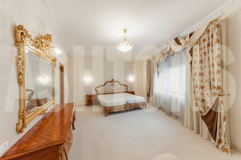 Four-Room Flat for Sale in Dom na Davydkovskoy