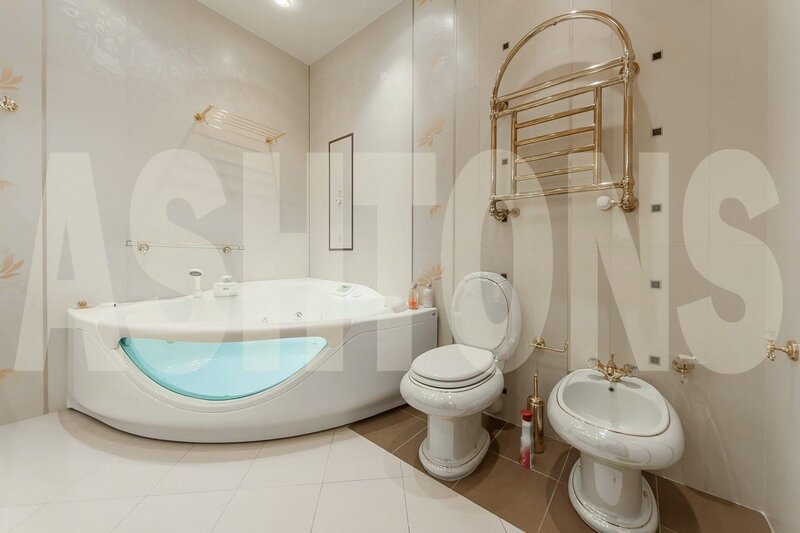 Four-Room Flat for Sale in Dom na Davydkovskoy