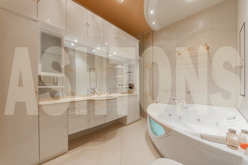 Four-Room Flat for Sale in Dom na Davydkovskoy