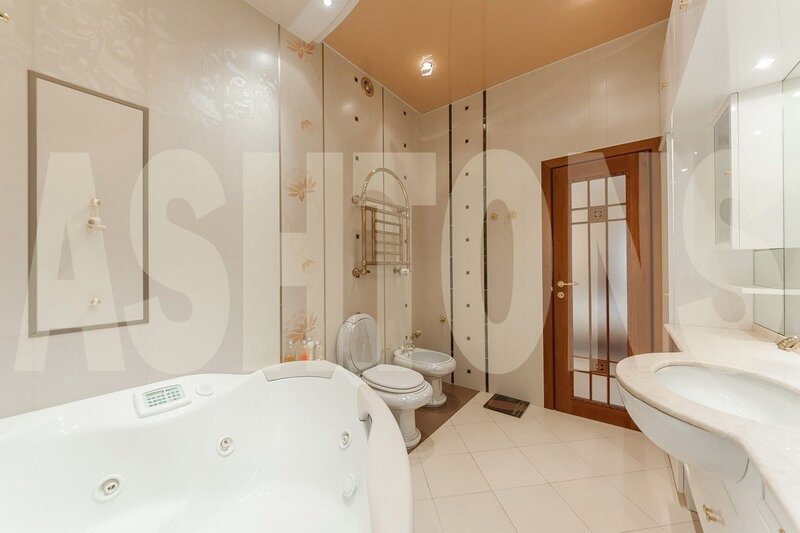 Four-Room Flat for Sale in Dom na Davydkovskoy