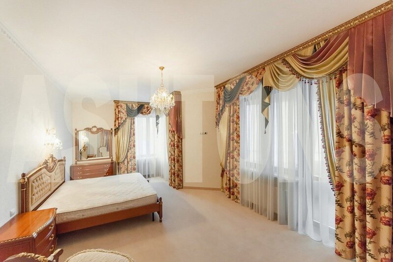Four-Room Flat for Sale in Dom na Davydkovskoy