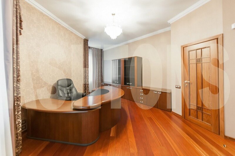 Four-Room Flat for Sale in Dom na Davydkovskoy