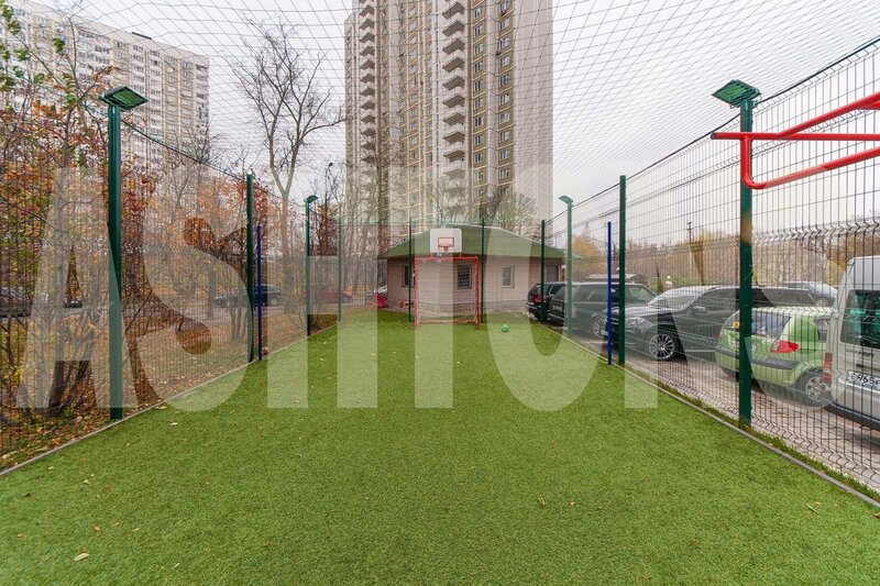 Four-Room Flat for Sale in Dom na Davydkovskoy